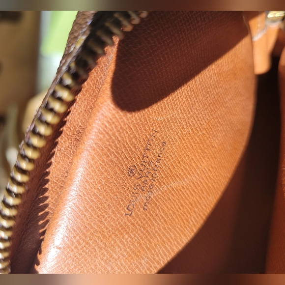 Louis Vuitton Amazone Bag - Picture 6 of 6